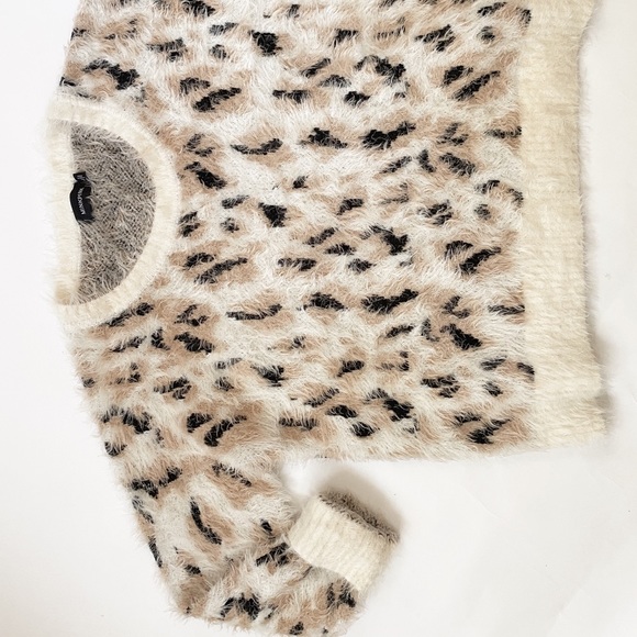 MINKPINK - Crew Neck Oversized Sweater - Picture 4 of 9